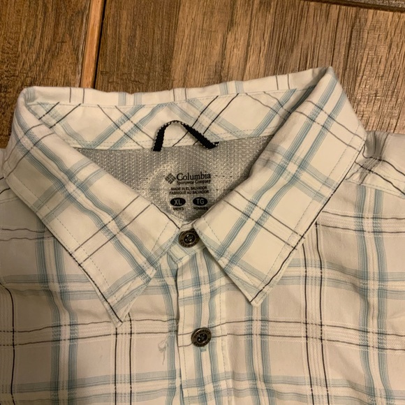 Men’s Columbia button down. Light weight. Size XL - Picture 3 of 6